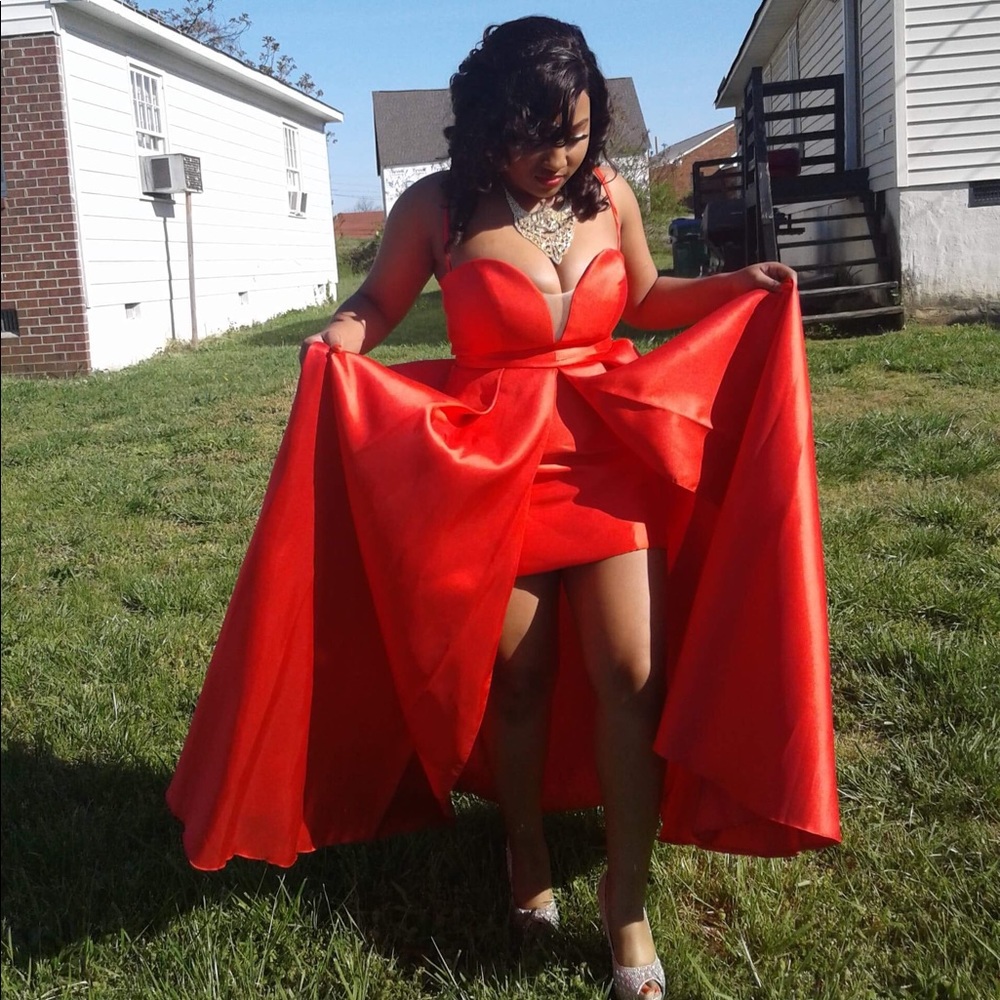 Dress - Picture 2 of 2